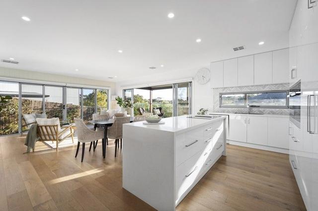 18 Adele Court, VIC 3941