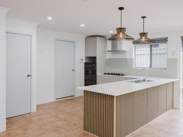 10 Heysham Bend, WA 6036