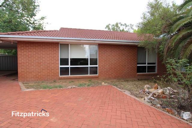 2/4 Canola Place, NSW 2650