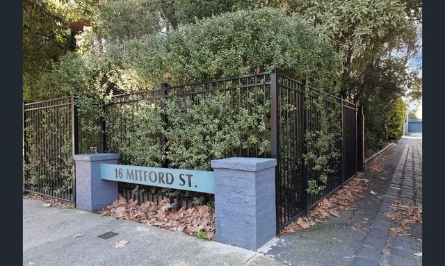 2/16 Mitford Street, VIC 3182