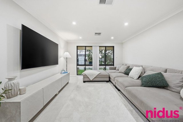 27 Hennesy Crescent, NSW 2770