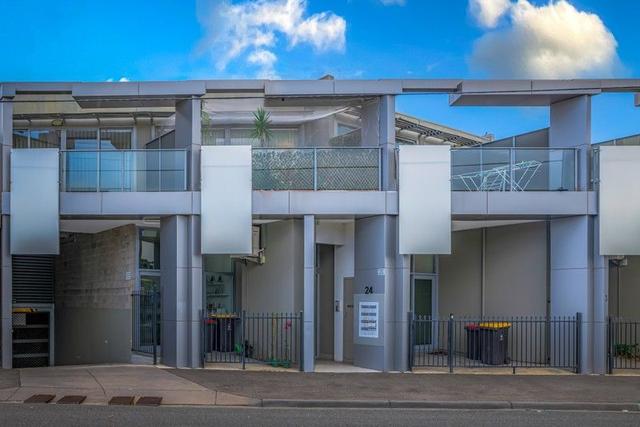 4/24 Haughton Road, VIC 3166