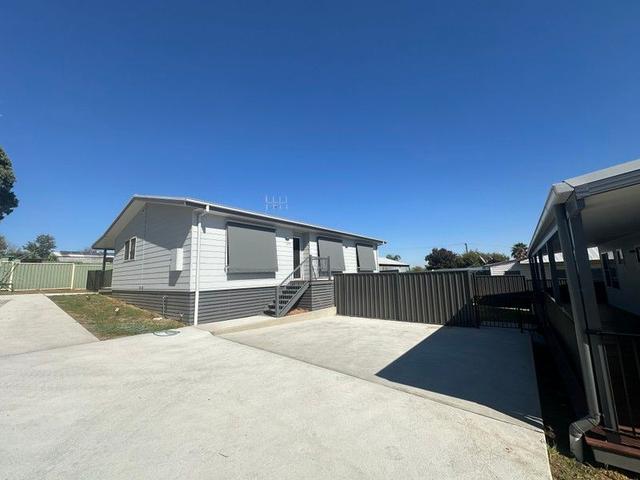 B/17 South  Street, NSW 2810