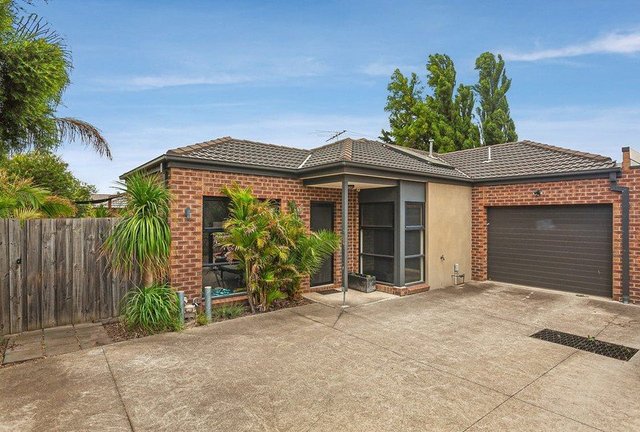 3/4 Montrose Court, VIC 3037