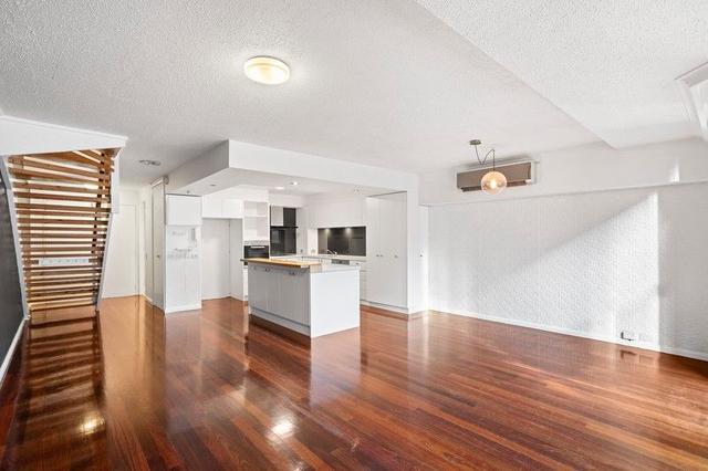 33/27 Queens Road, VIC 3000