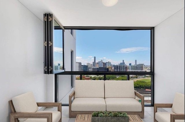 1131/16 Hamilton Place, QLD 4006