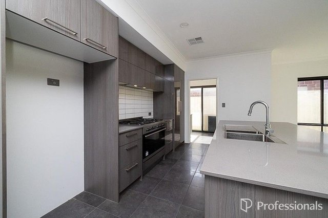 51 Greenpoint Way, WA 6112