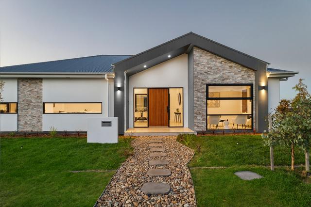 2 Briand Crescent, NSW 2620