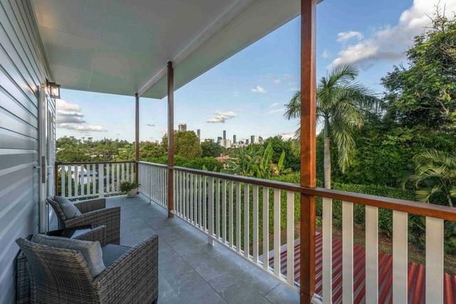 18 Macintosh Street, QLD 4066