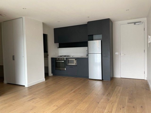 904E/9 Robert Street, VIC 3066