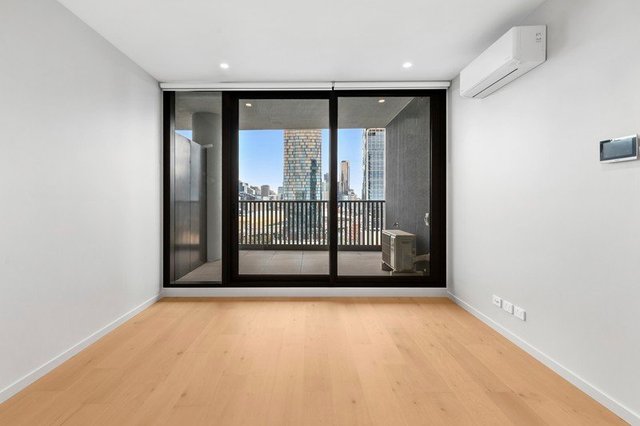 1308/272 Normanby Road, VIC 3205
