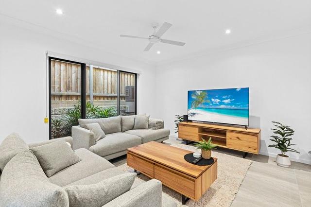 2/11 Egerton Street, QLD 4215