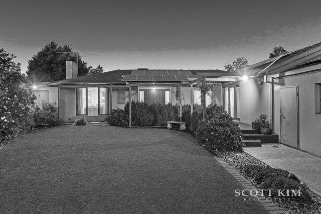 8 Moorea Court, VIC 3149
