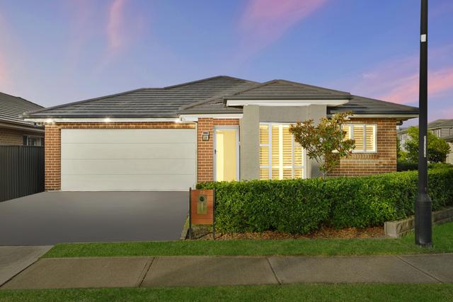 22 Parkway Drive, NSW 2765