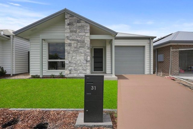 31 Campion Way, NSW 2570