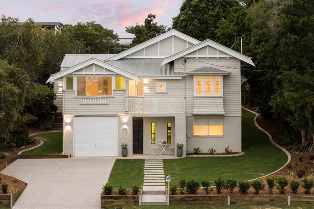 35 Benbow Street, QLD 4121