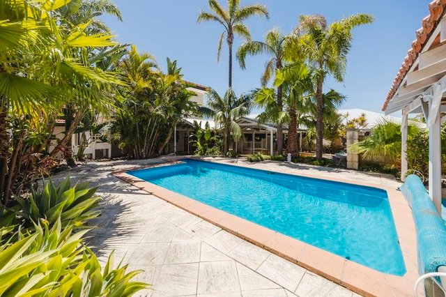 4 Coorong Place, WA 6025