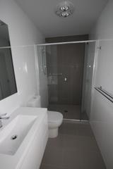 Bathroom (2015-08-20)
