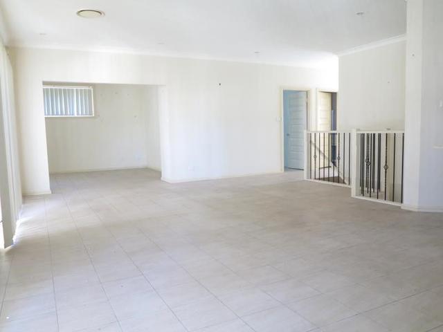 297 Elizabeth Dr, NSW 2170