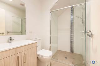 Bathroom (2016-06-21)