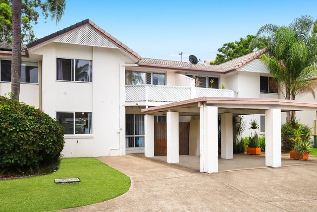 8/2 St Kevins Avenue, QLD 4217