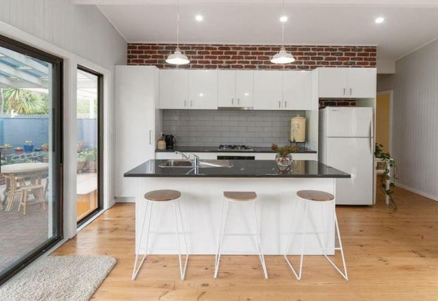 8 James Street, VIC 3198