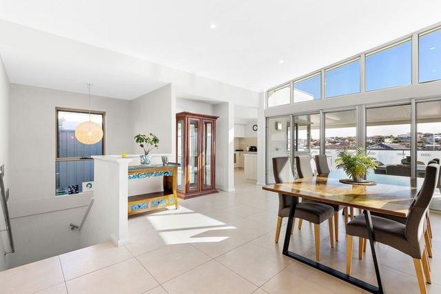 11 Crown Terrace, WA 6166