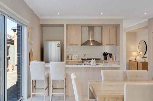 11 Millbrook Terrace, VIC 3756