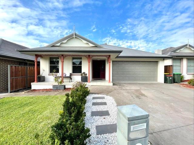 5 Crank Place, NSW 2570