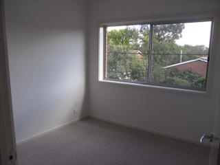 Bedroom 1 (2011-04-06)