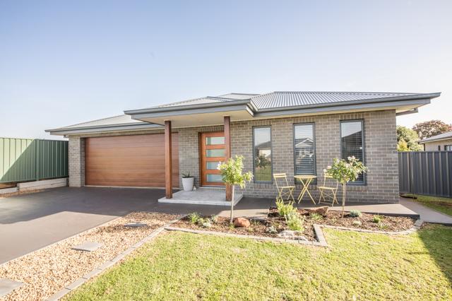 14 Sunningdale Close, NSW 2830