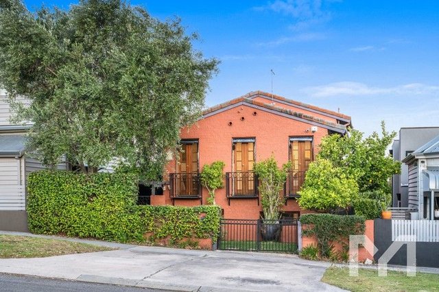 18 Chalmers Street, WA 6160