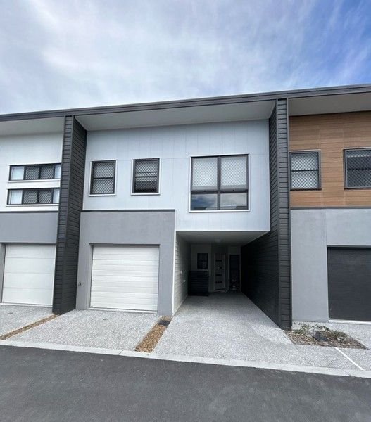 142 The Heights Boulevard, QLD 4209