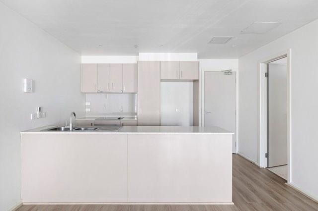 102/14 Bell Street, VIC 3058