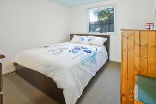 Bedroom 1 (2012-07-27)