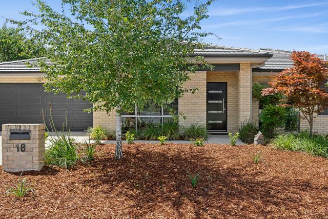 18 Lindsay Pryor Street, ACT 2611