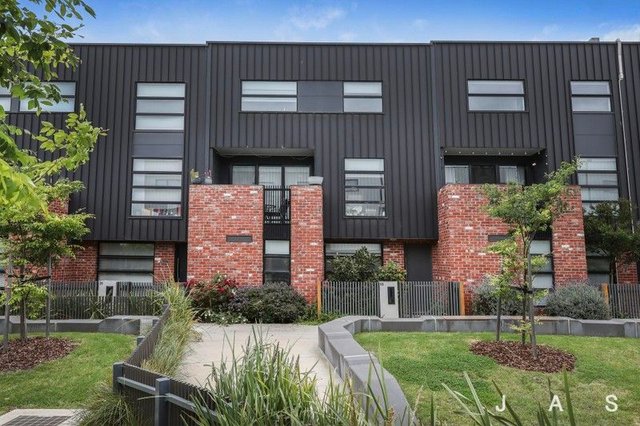 33 Deakin Avenue, VIC 3025