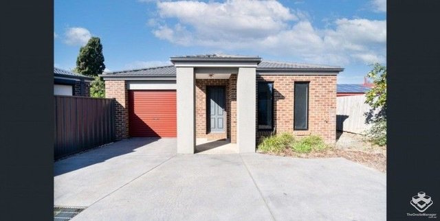 2/8 Gayle Court, VIC 3169