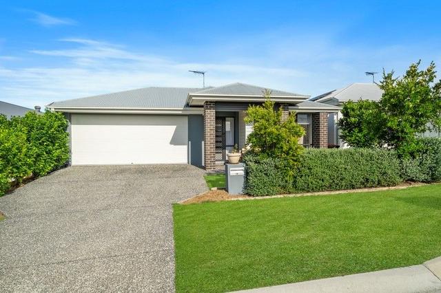 18 Spruce Circuit, QLD 4118