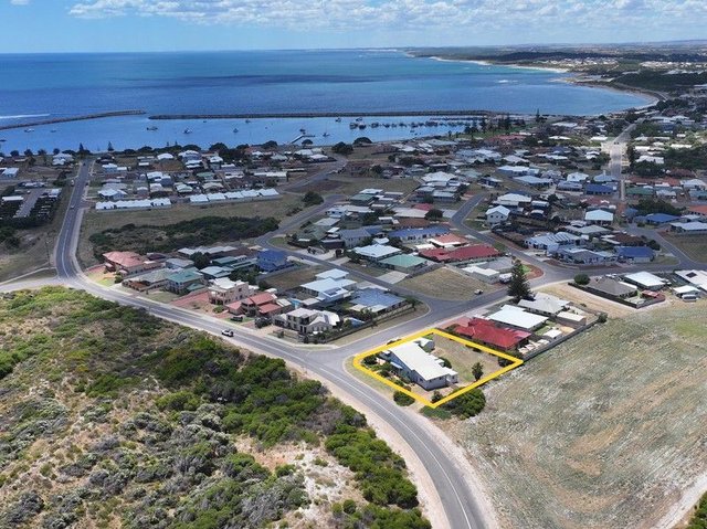 2 & 4 Sea Ripple Avenue, WA 6525