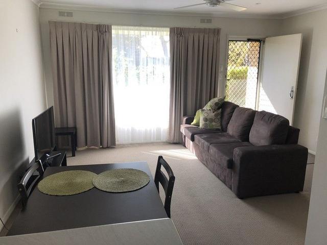 4/16 Macalister, VIC 3850