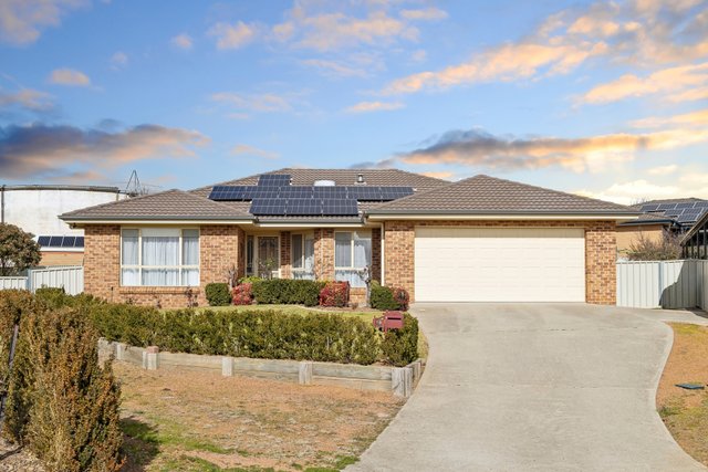 19 Barber Street, NSW 2582