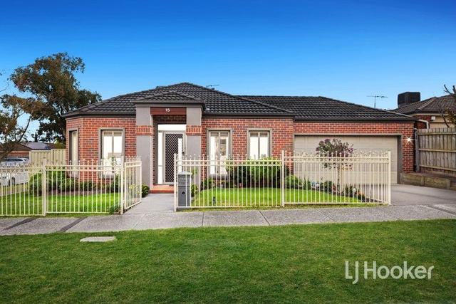 15 Glenbrook Crescent, VIC 3975