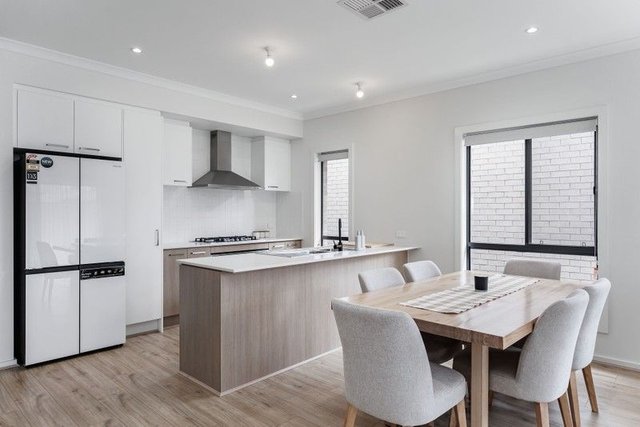 64 St Andrews Way, SA 5114