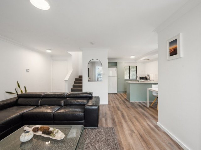 1/24 Gochean Avenue, WA 6102