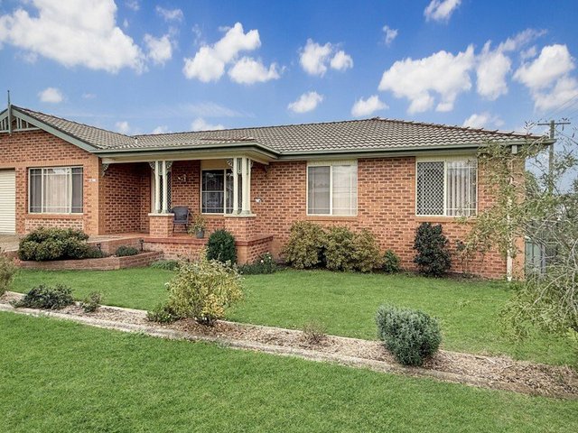 2/19 Berthong Street, NSW 2594