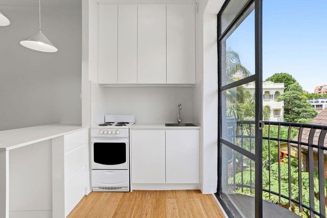 17/10 Challis  Avenue, NSW 2011