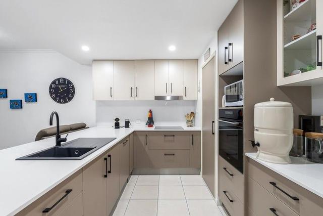 5/8 Oyster Court, QLD 4879