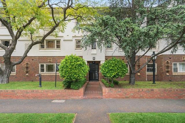 11/33 Queens Road, VIC 3000