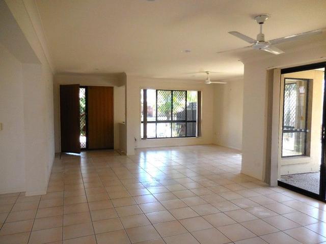 9 Jucara Avenue, QLD 4226